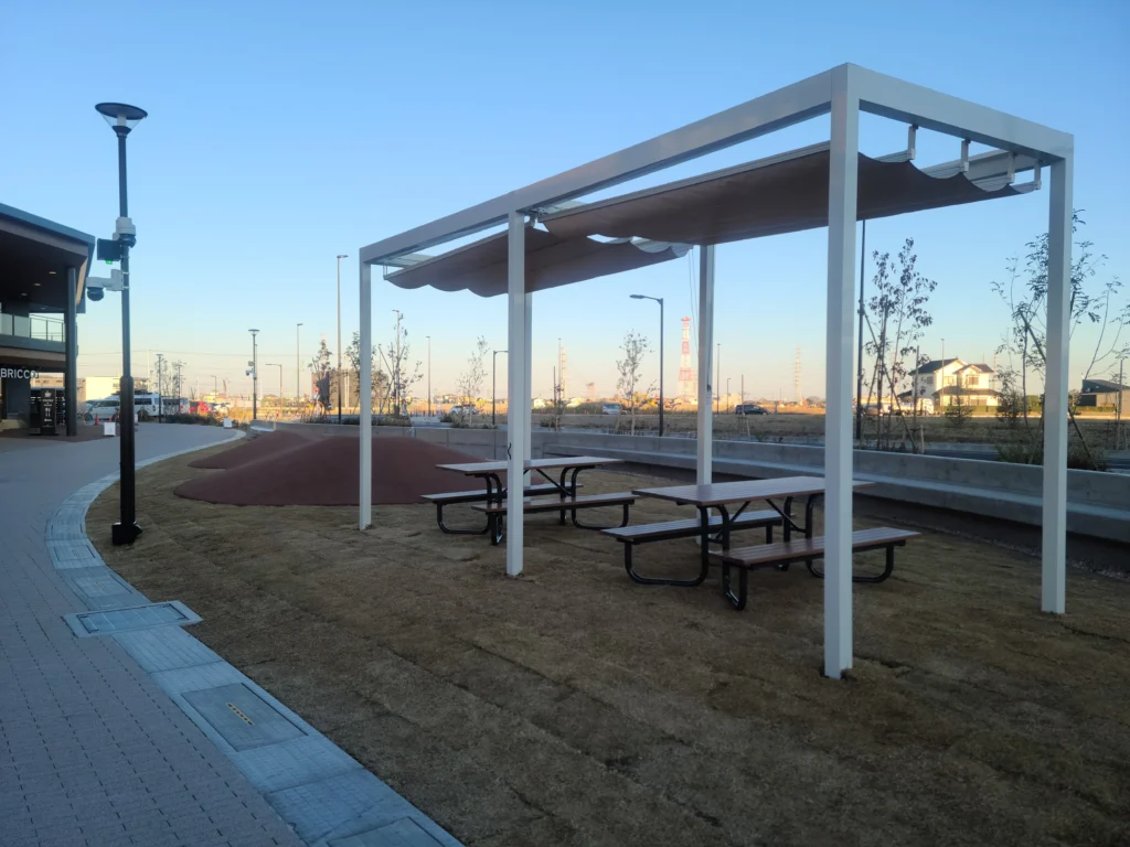 東屋のような休憩スペース